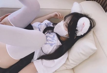 Loli Girl Lấy Thân Trả Nợ